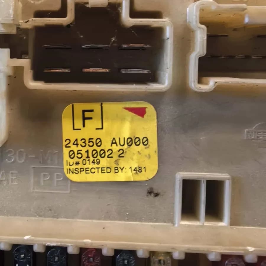 Блок предохранителей салона Nissan Primera, OEM 24350AU000 — фото 6