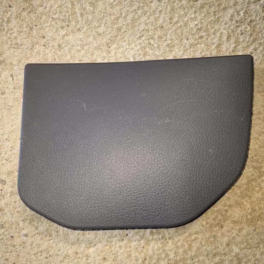 Накладка торпедо, OEM MR506445