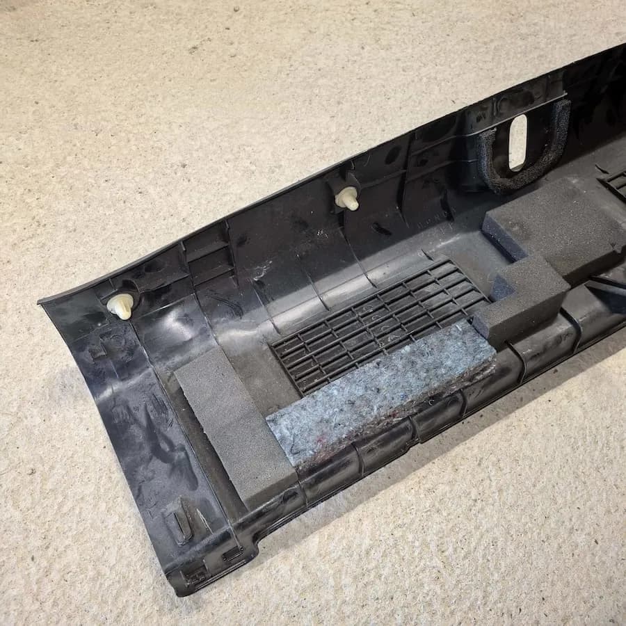 Накладка замка багажника Honda Fit, OEM 84640SAA0030 — фото 6