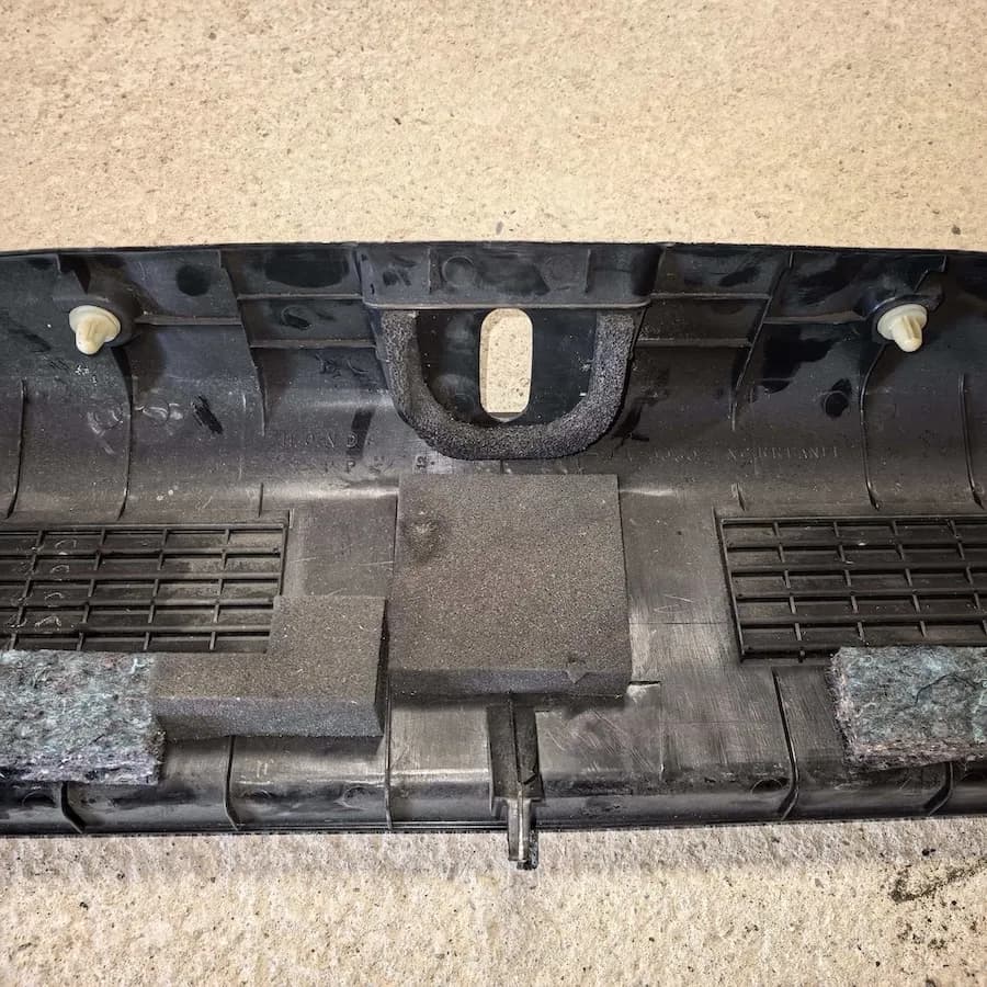 Накладка замка багажника Honda Fit, OEM 84640SAA0030 — фото 7