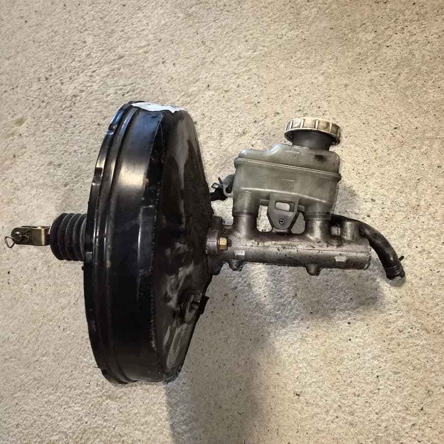 Вакуумный усилитель тормозов с ГТЦ Mitsubishi Lancer Cedia, OEM MR493854 — фото 3