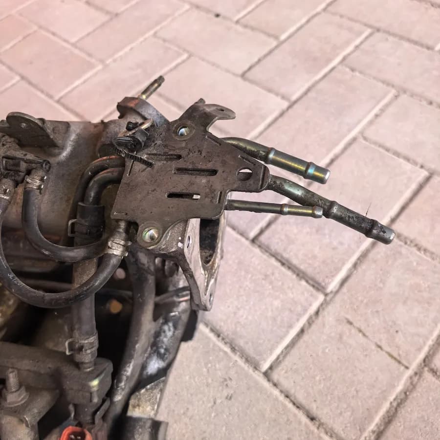 Впускной коллектор в сборе Nissan Sunny, OEM 140014M560 — фото 4